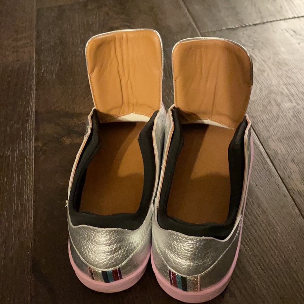 André Assous - Silver Sneakers with lavender soles - Picture 4 of 7